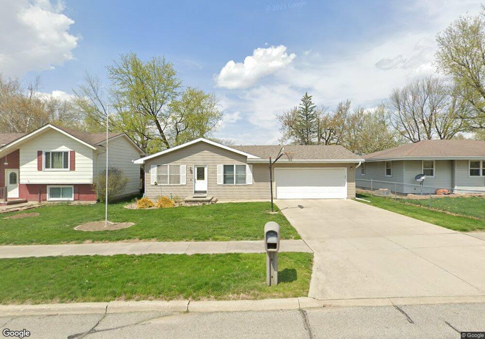 1308 S 9th Ave E, Newton, IA 50208 - photo 1