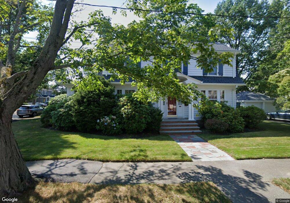 10 Pilgrim Rd, Marblehead, MA 01945 - photo 1