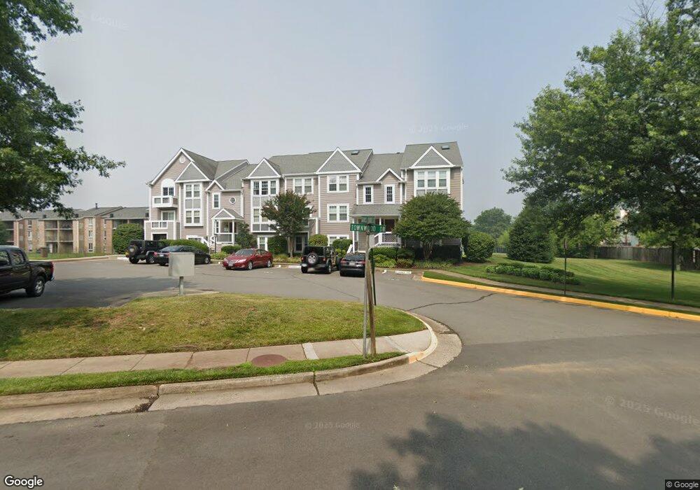 4052 Grays Pointe Ct unit 4052B, Fairfax, VA 22033 - photo 1