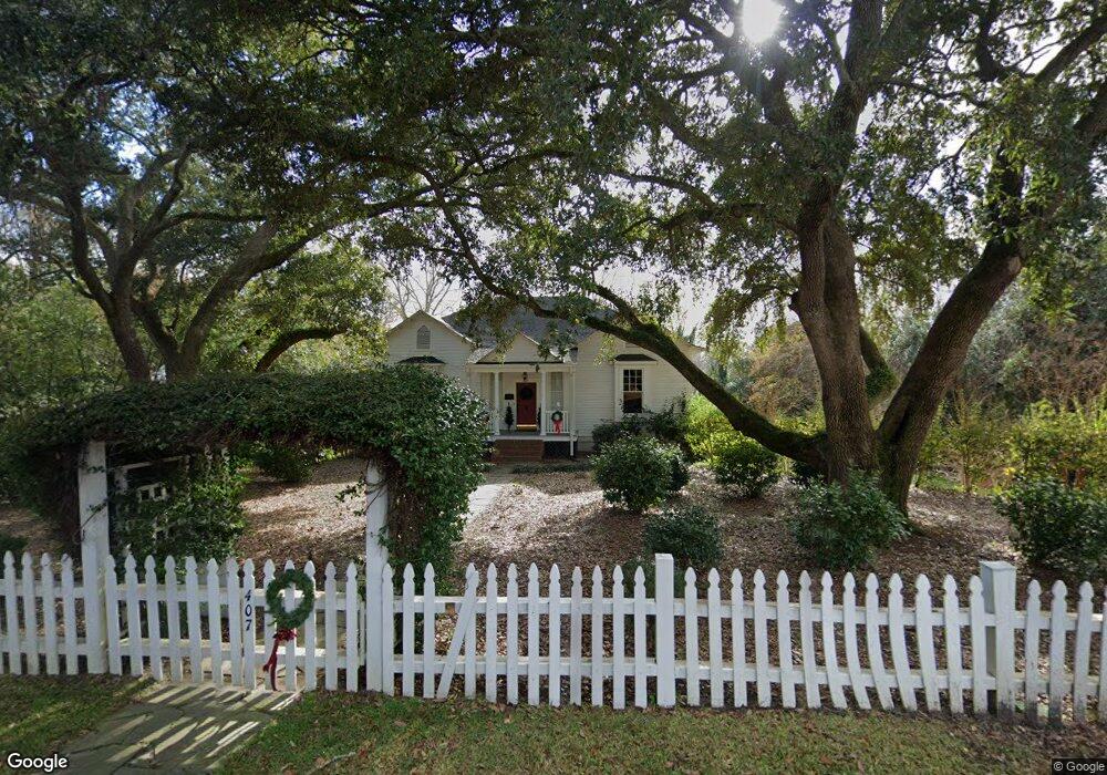 407 Greene St, Camden, SC 29020 - photo 1