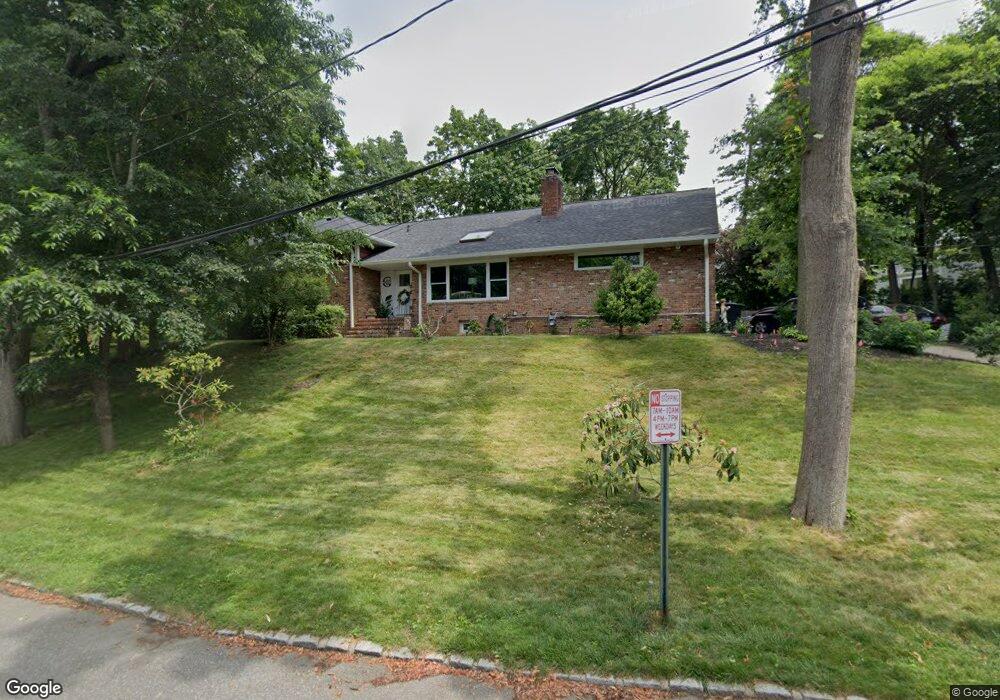 100 Circle Dr, Manhasset, NY 11030 - photo 1