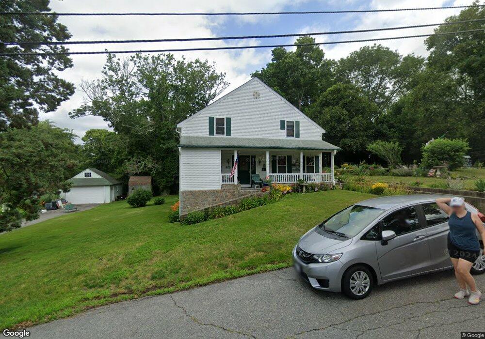 27 Beach Rd, Bristol, RI 02809 - photo 1