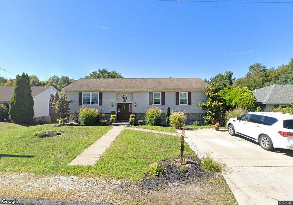 1016 Claire Dr, Taylor, PA 18517 - photo 1