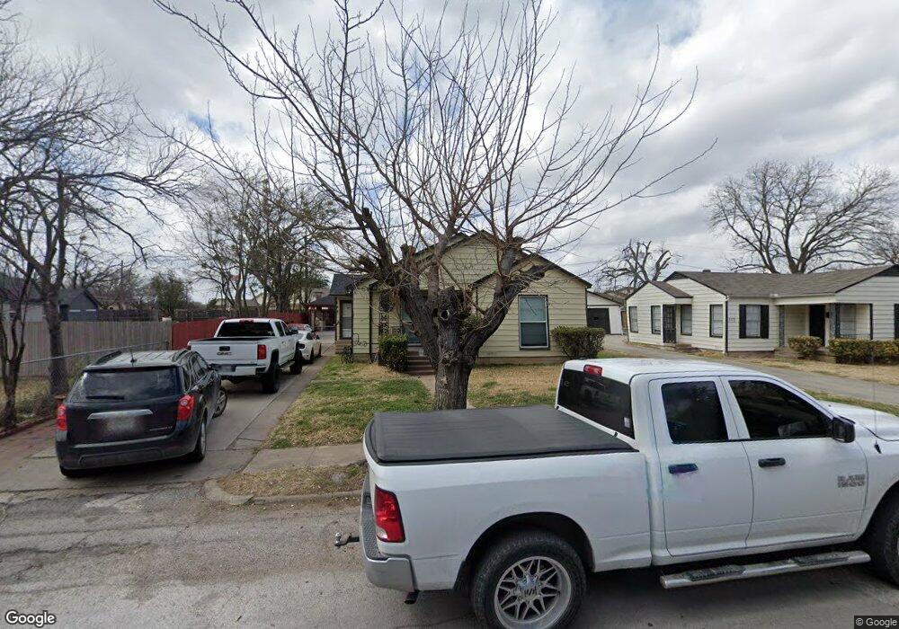 311 NE 10th St, Grand Prairie, TX 75050 - photo 1