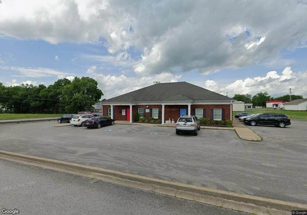 218 W Cedar St, Shelbyville, TN 37160 - photo 1