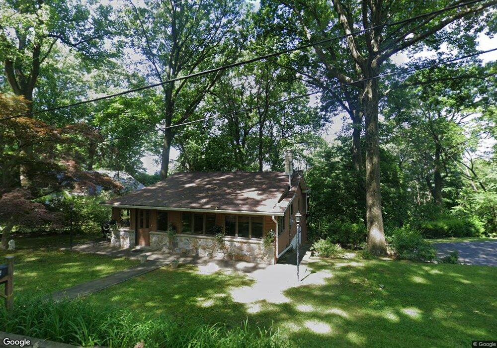 425 Rock Cliff Rd, Emmaus, PA 18049 - photo 1