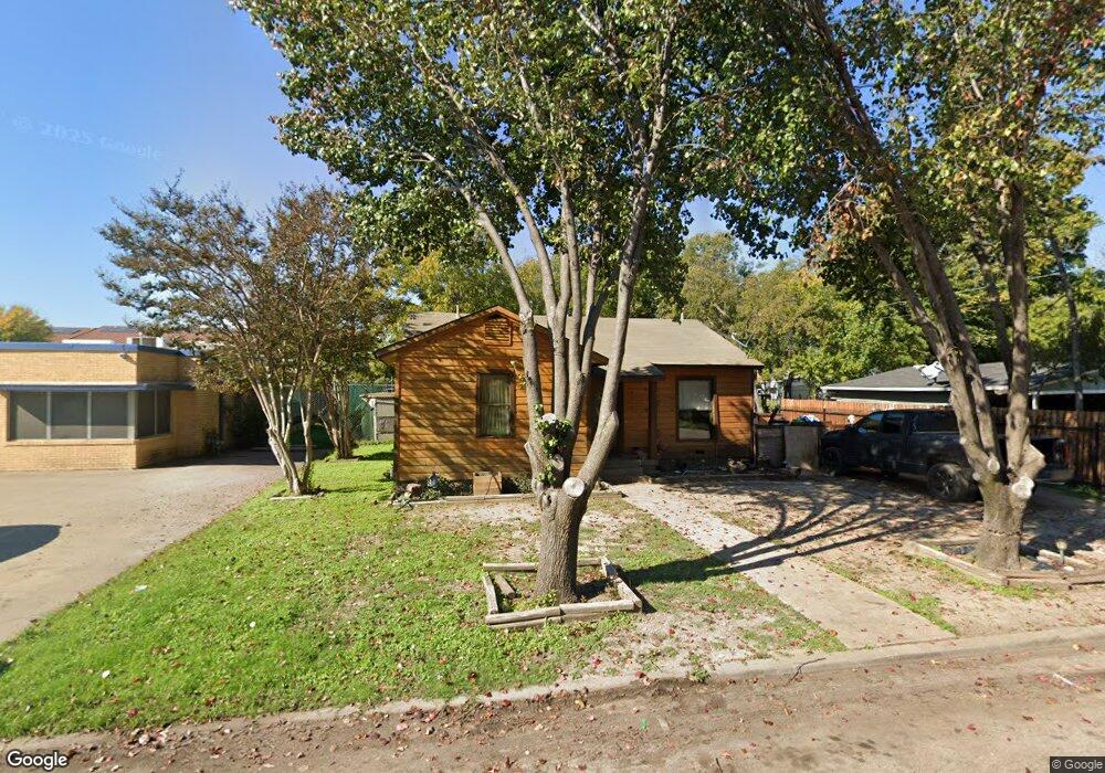 121 NE 11th St, Grand Prairie, TX 75050 - photo 1