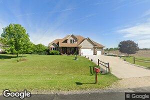 W2258 Ridgeway Ln, Oconomowoc, WI 53066