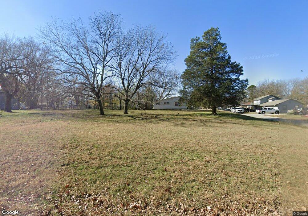 905 S 2nd St, Henryetta, OK 74437 - photo 1