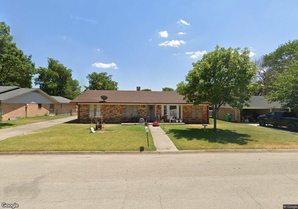 206 Fairfield St, Gainesville, TX 76240 - photo 1