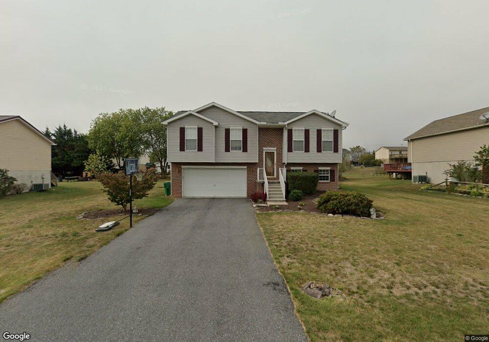 1433 Mallard Dr E, Chambersburg, PA 17202 - photo 1