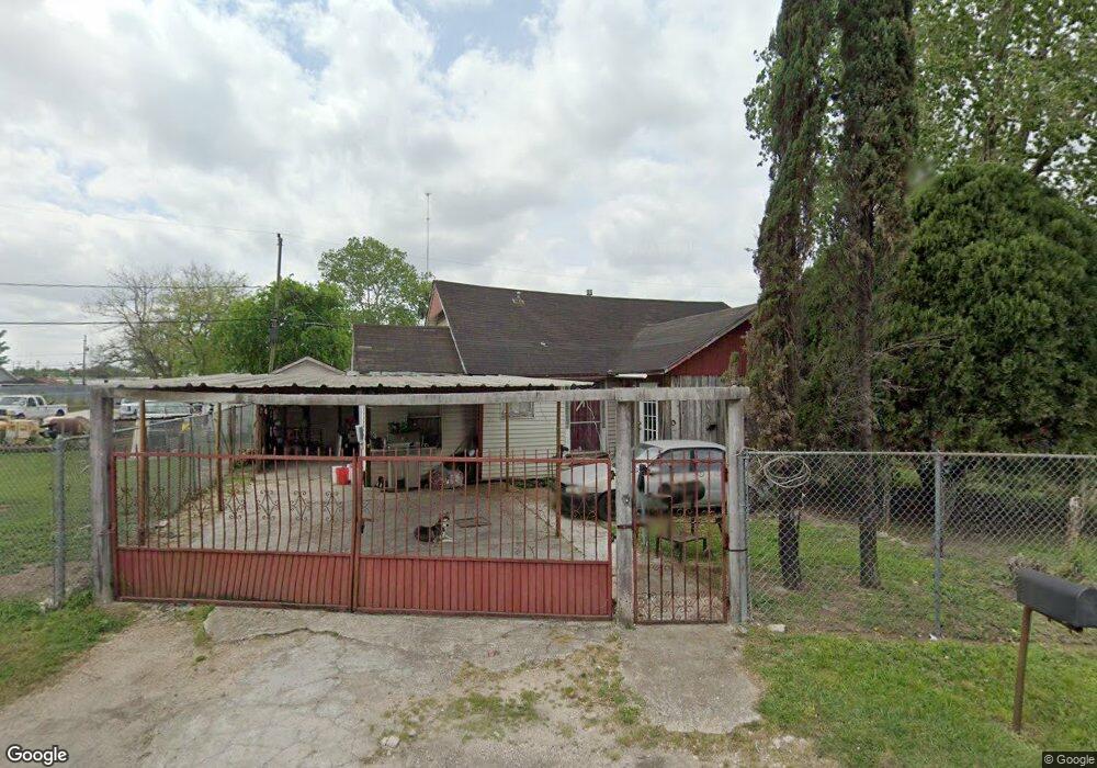 2702 Fairbanks St, Houston, TX 77026 - photo 1