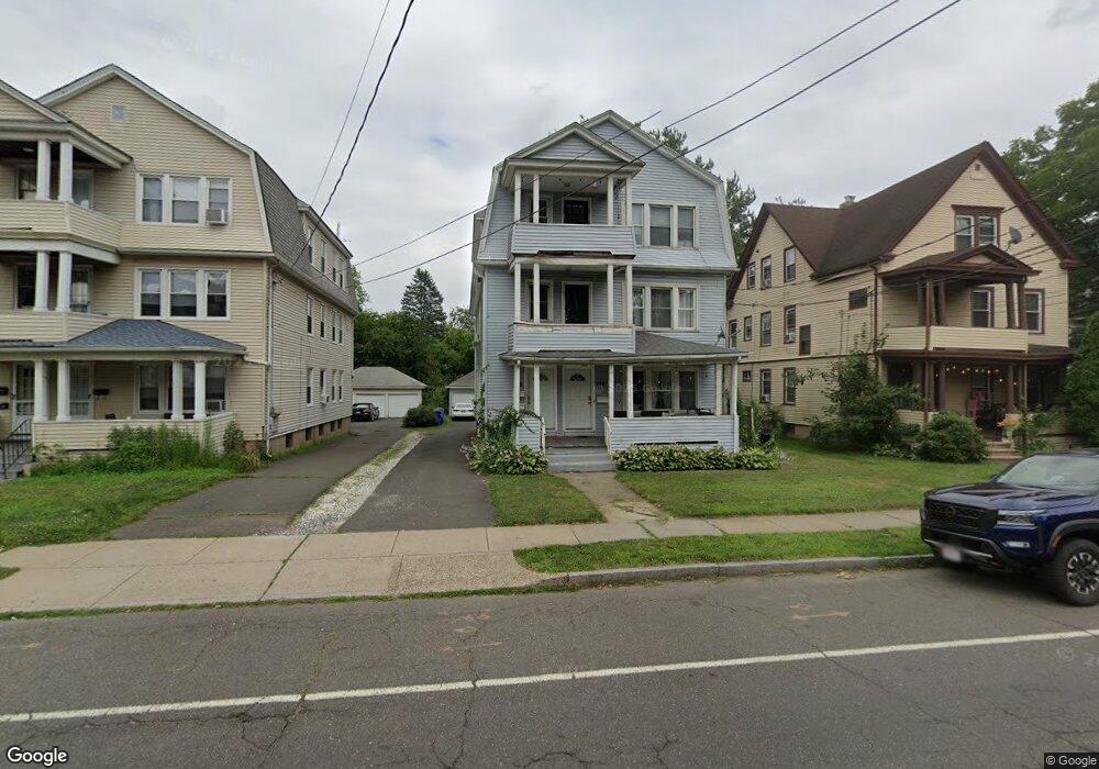 226 Quaker Ln S, West Hartford, CT 06119 - photo 1