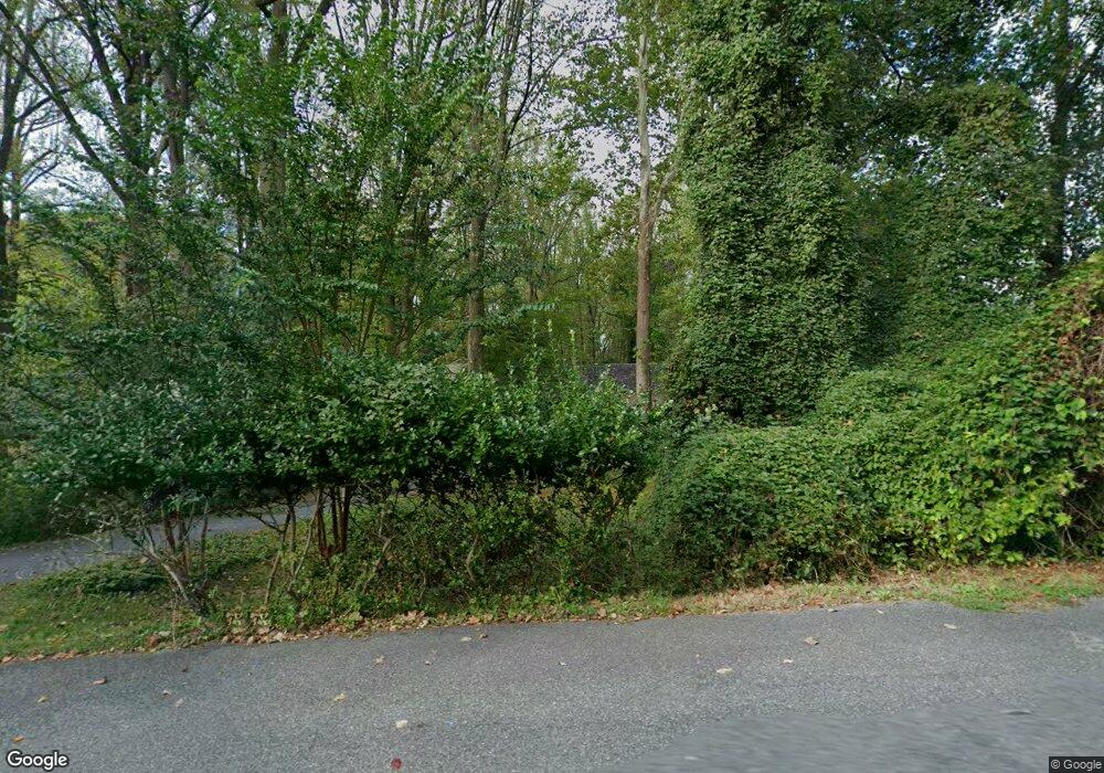 6912 Persimmon Tree Rd, Bethesda, MD 20817 - photo 1