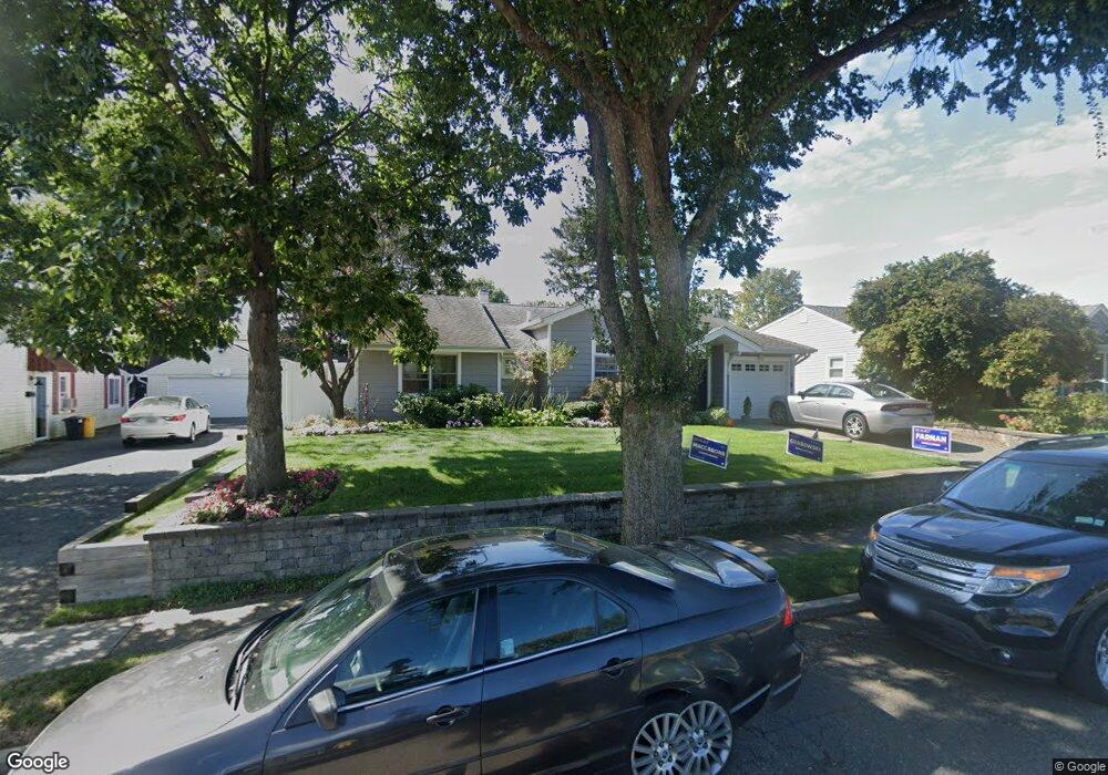 4 Sands Rd, Glen Cove, NY 11542 - photo 1