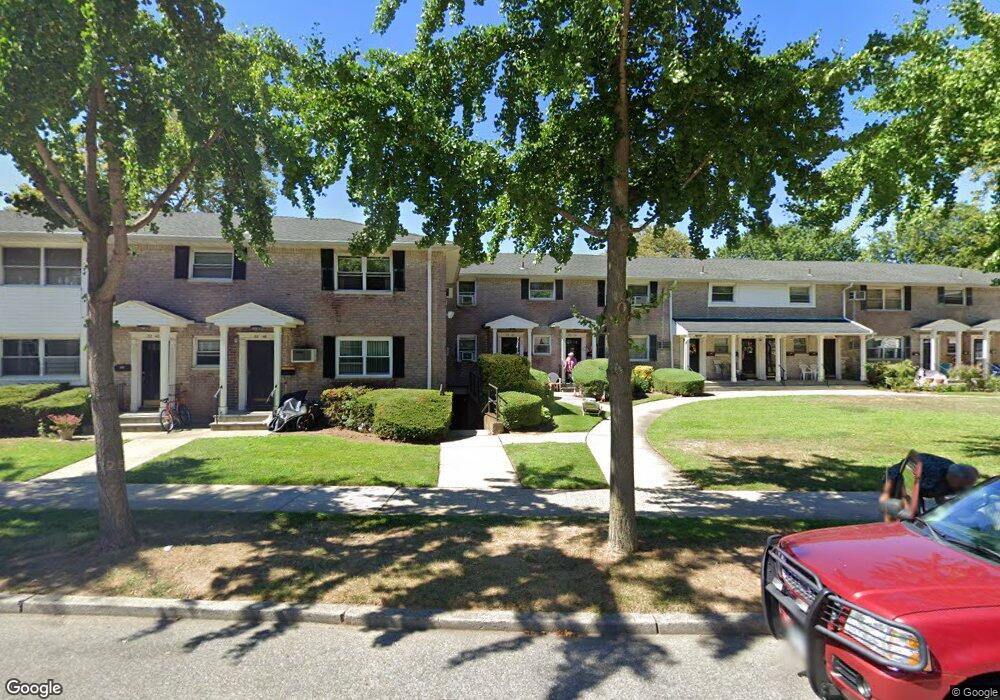 26818 82nd Ave unit 152B, New Hyde Park, NY 11040 - photo 1