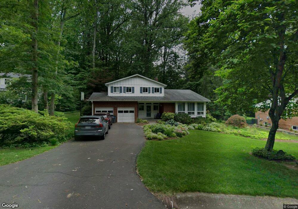 9119 Santayana Dr, Fairfax, VA 22031 - photo 1