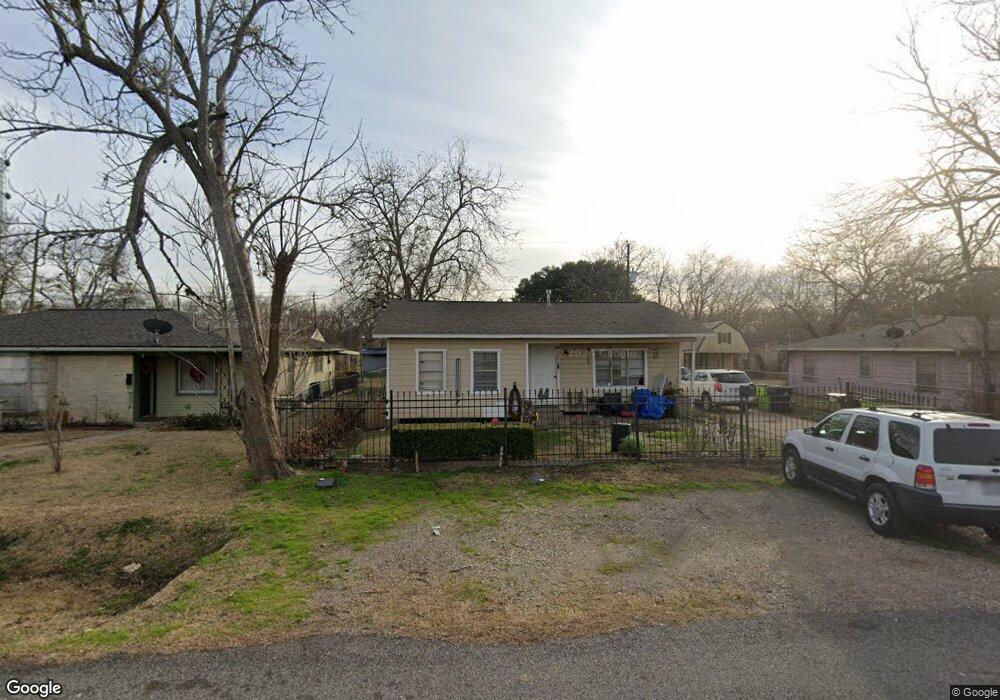 1216 Avenue E, Rosenberg, TX 77471 - photo 1
