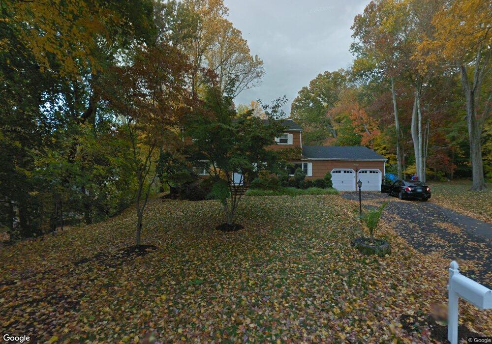 28 Lockwood Cir, Fairfield, CT 06825 - photo 1