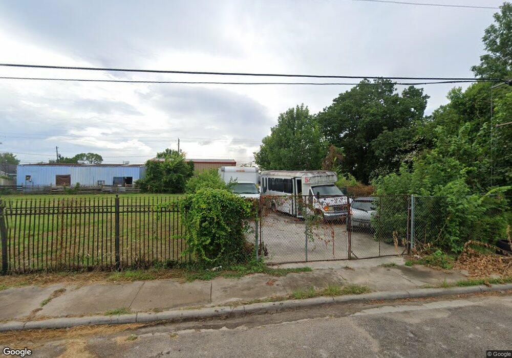 5531 Broom St, Houston, TX 77091 - photo 1