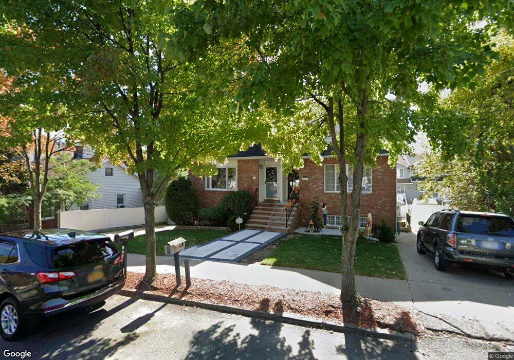 120 Sharrotts Rd, Staten Island, NY 10309 - photo 1