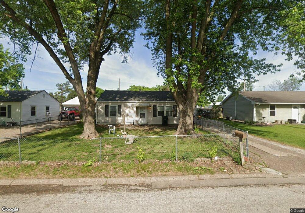 7106 N Pine St, Davenport, IA 52806 - photo 1