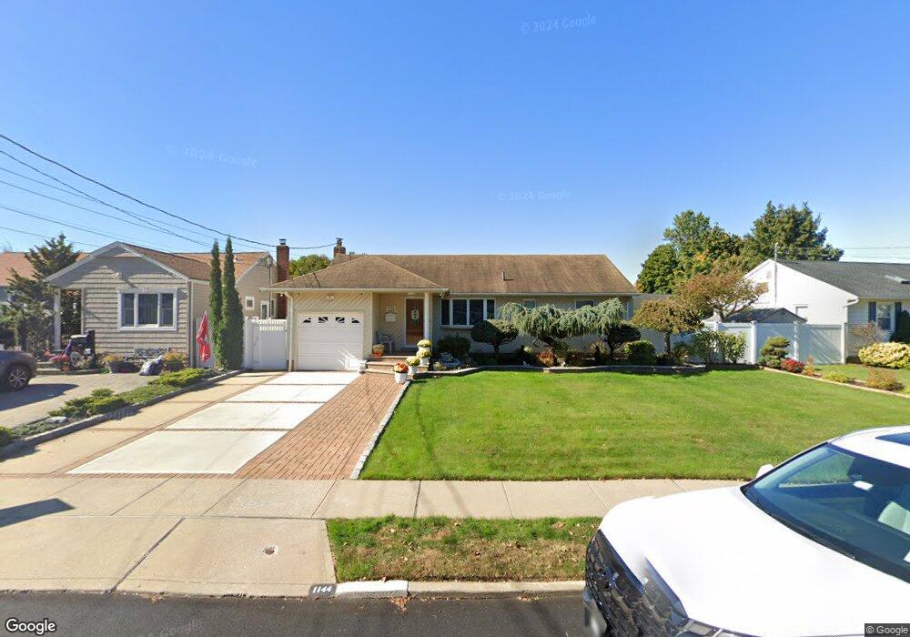 1144 Ott Ln, Merrick, NY 11566 - photo 1