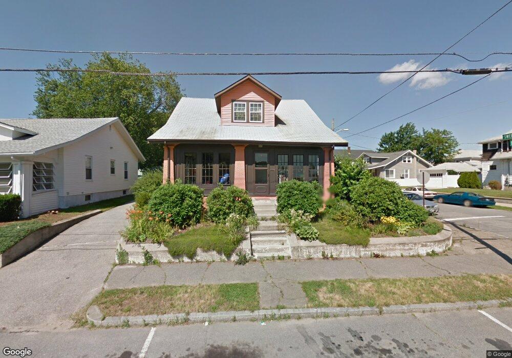 436 Daggett Ave, Pawtucket, RI 02861 - photo 1