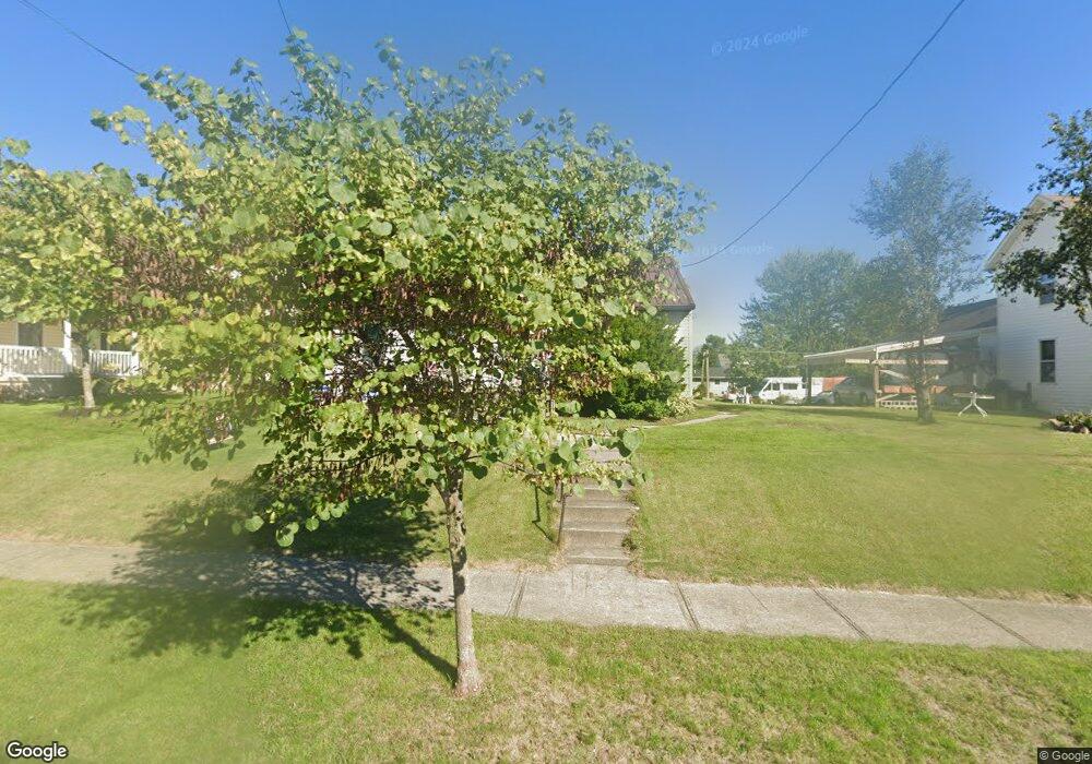 512 Murray St, Wapakoneta, OH 45895 - photo 1