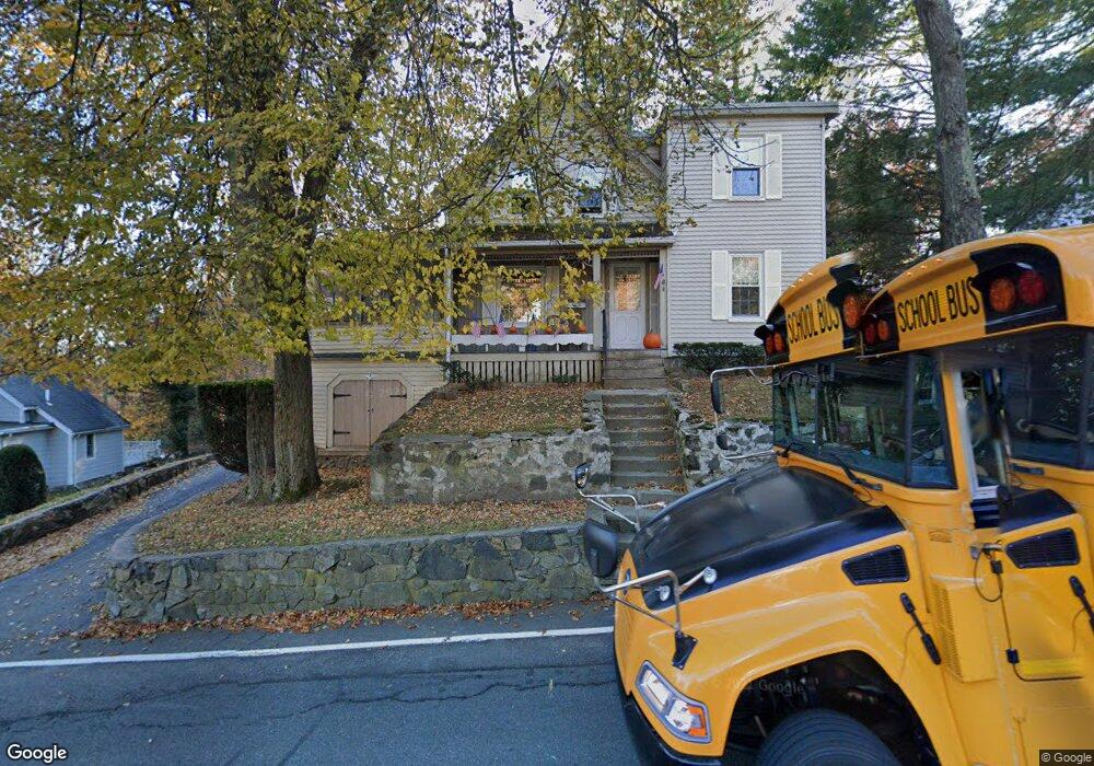 62 Forest St, Wakefield, MA 01880 - photo 1