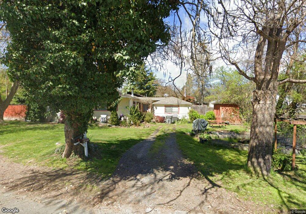 330 NW Valley View Dr, Grants Pass, OR 97526 - photo 1