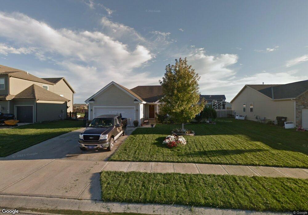 575 E Apache St, Gardner, KS 66030 - photo 1