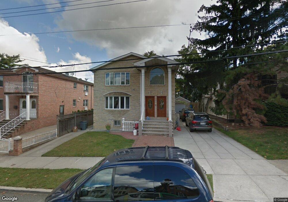 5753 256th St, Little Neck, NY 11362 - photo 1