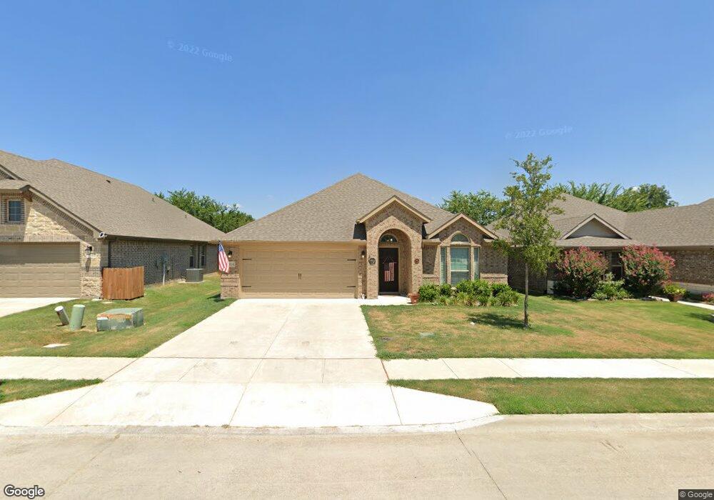 1014 Montrose Ave, Gainesville, TX 76240 - photo 1