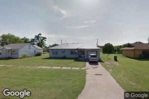 824 N 2nd St, Okeene, OK 73763