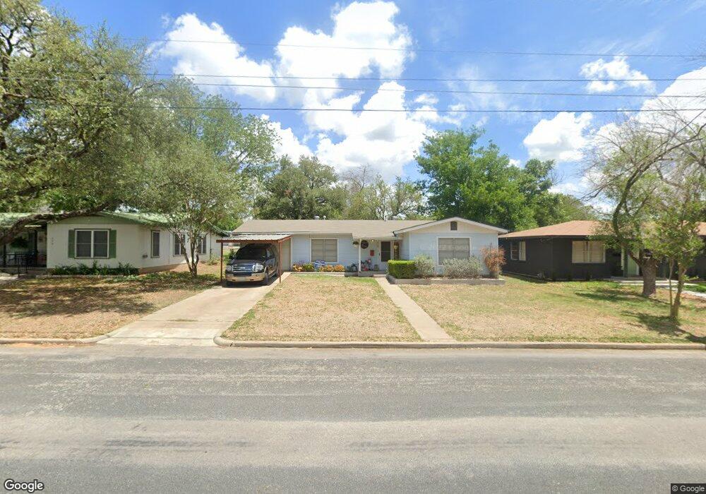 328 W Mulberry St, Fredericksburg, TX 78624 - photo 1