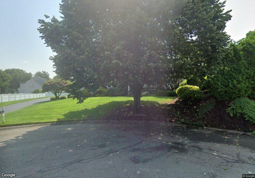 49 Somerset Ln, Milford, CT 06461 - photo 1