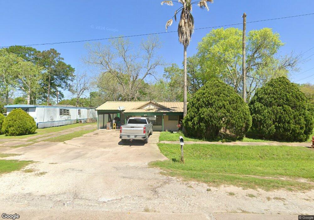 2719 13th St, Bay City, TX 77414 - photo 1