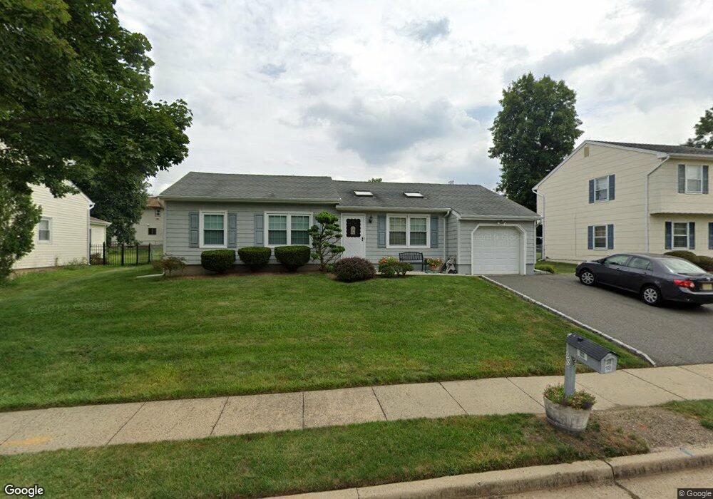 28 Netherwood Cir, Edison, NJ 08820 - photo 1