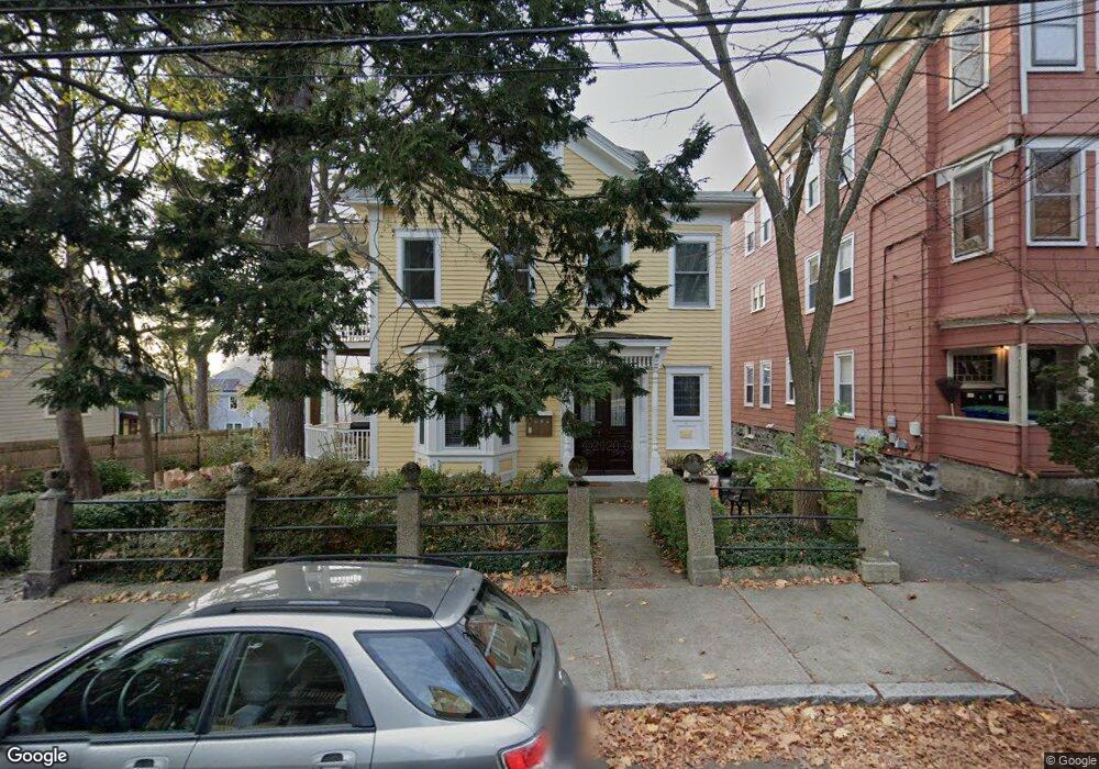 44 Porter St unit 3     44, Somerville, MA 02143 - photo 1