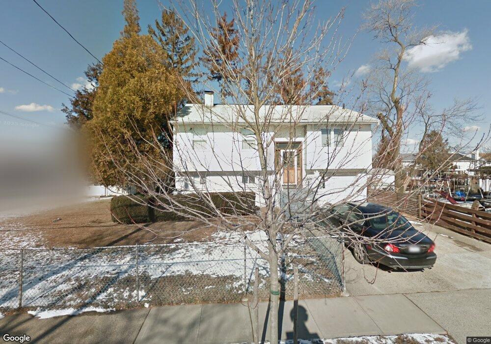 5 E 2nd St, Freeport, NY 11520 - photo 1