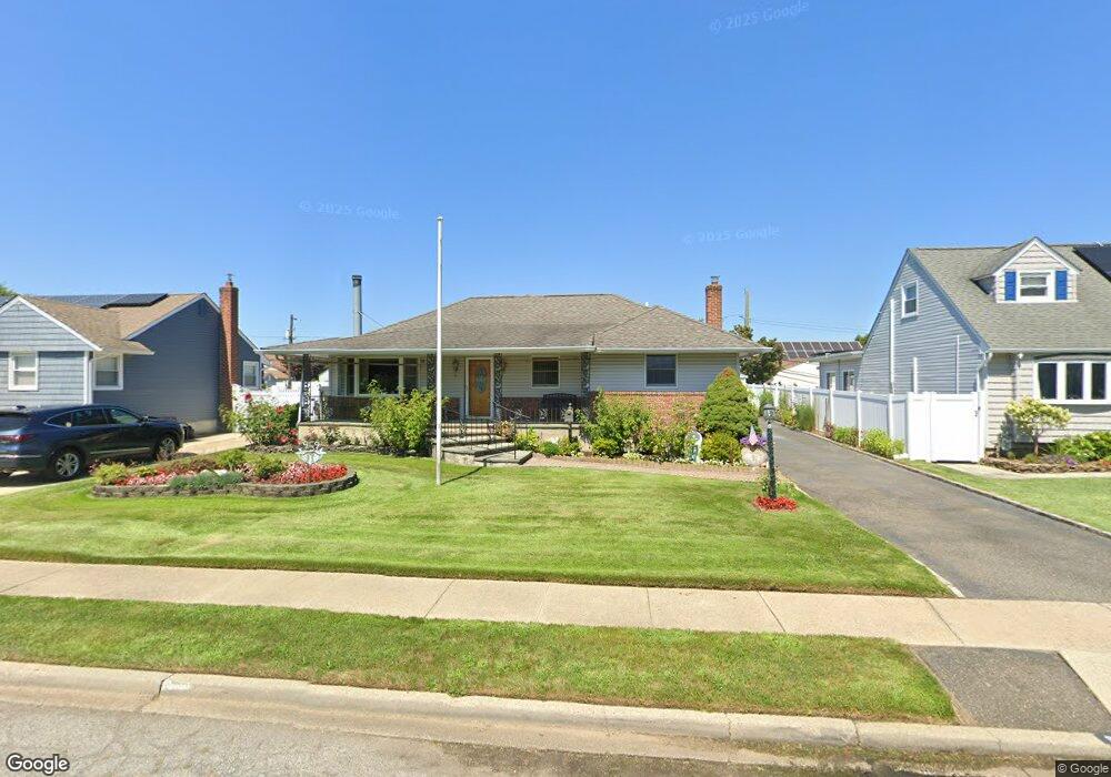 959 Whitebirch Ln, Wantagh, NY 11793 - photo 1