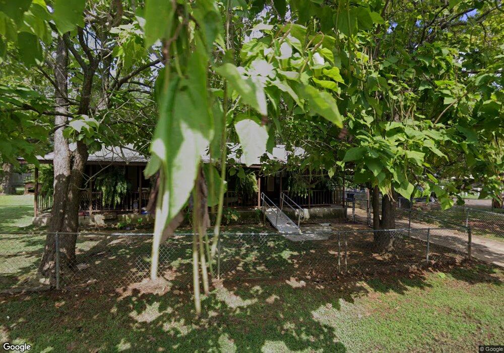 902 S 6th St, Hugo, OK 74743 - photo 1