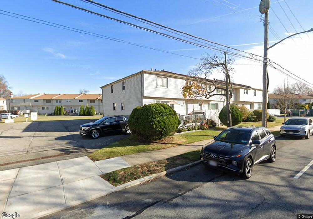 523 Willow Rd E unit 2, Staten Island, NY 10314 - photo 1