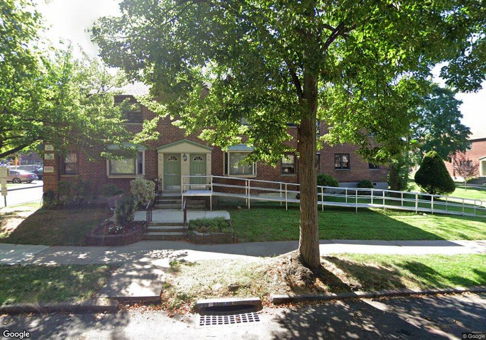 5760 246th Crescent unit Lower, Douglaston, NY 11362 - photo 1