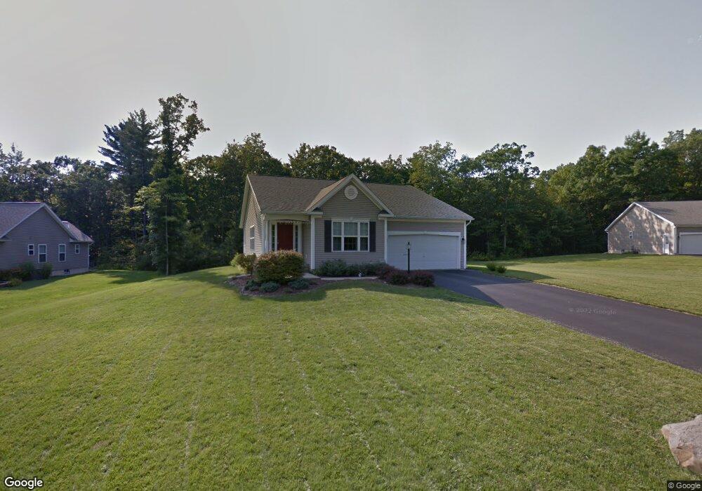 13 Garnet Ln, Schenectady, NY 12302 - photo 1