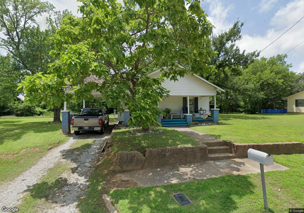 828 Roff St, Ardmore, OK 73401 - photo 1