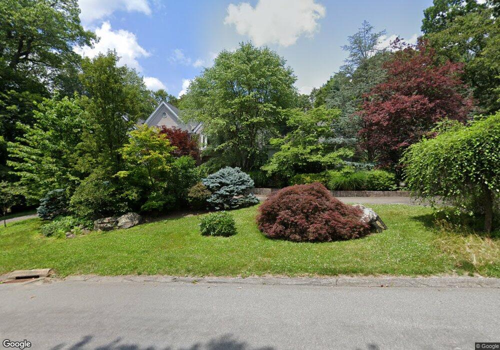 39 Runningbrook Ln, New Canaan, CT 06840 - photo 1