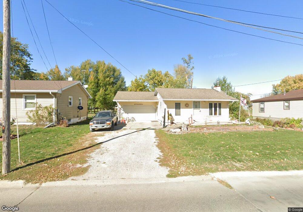 1016 N 8th Ave E, Newton, IA 50208 - photo 1