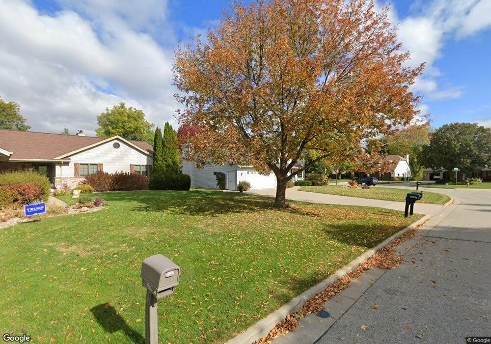 2890 W Seneca Dr, Appleton, WI 54914 - photo 1